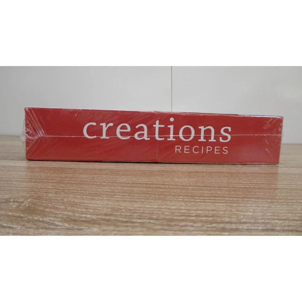 Vitamix Creations Recipes Cookbook  2010 - Brand New